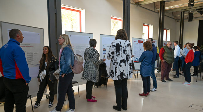Erasmus+ und FFF-Projekte an der Uni Liechtenstein ausgestellt