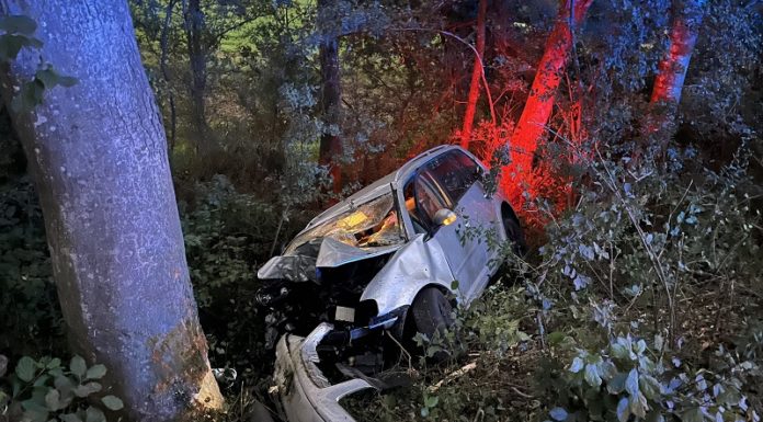 Fahrunfähige Autofahrerin verursacht Selbstunfall