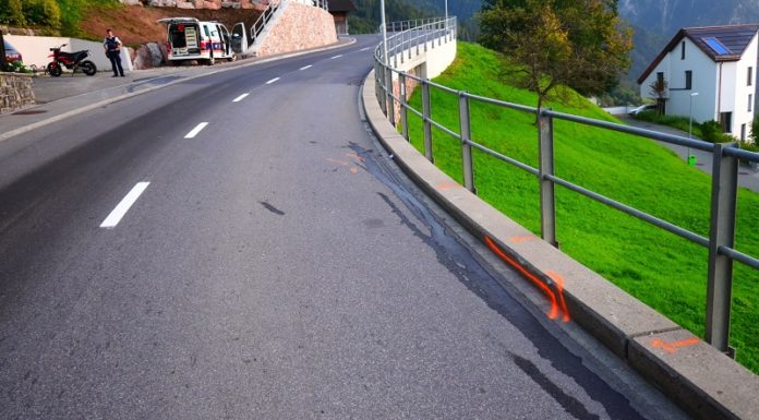 Selbstunfall mit Motorrad in Triesenberg