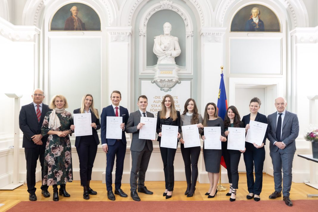Übergabe Diplome Rechtsanwaltsprüfung, Vaduz