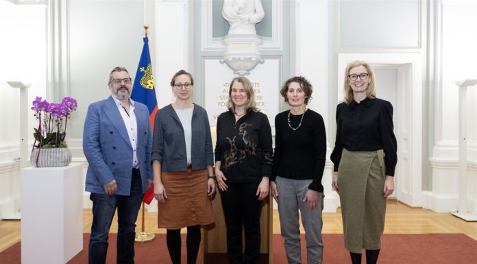 Naturwächterinnen und Fischereiaufseher vereidigt