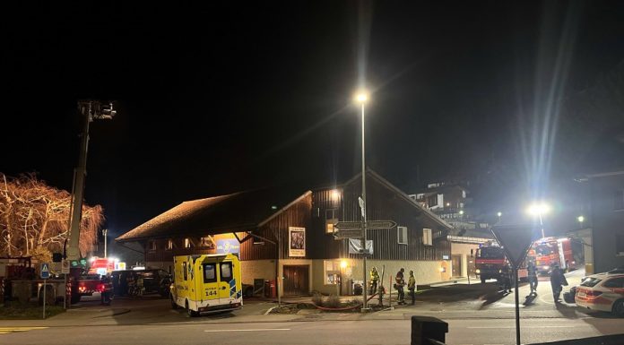 Brand in Neckar. Ein Mann wurde verletzt und ins Spital gebracht. Foto: KPSG