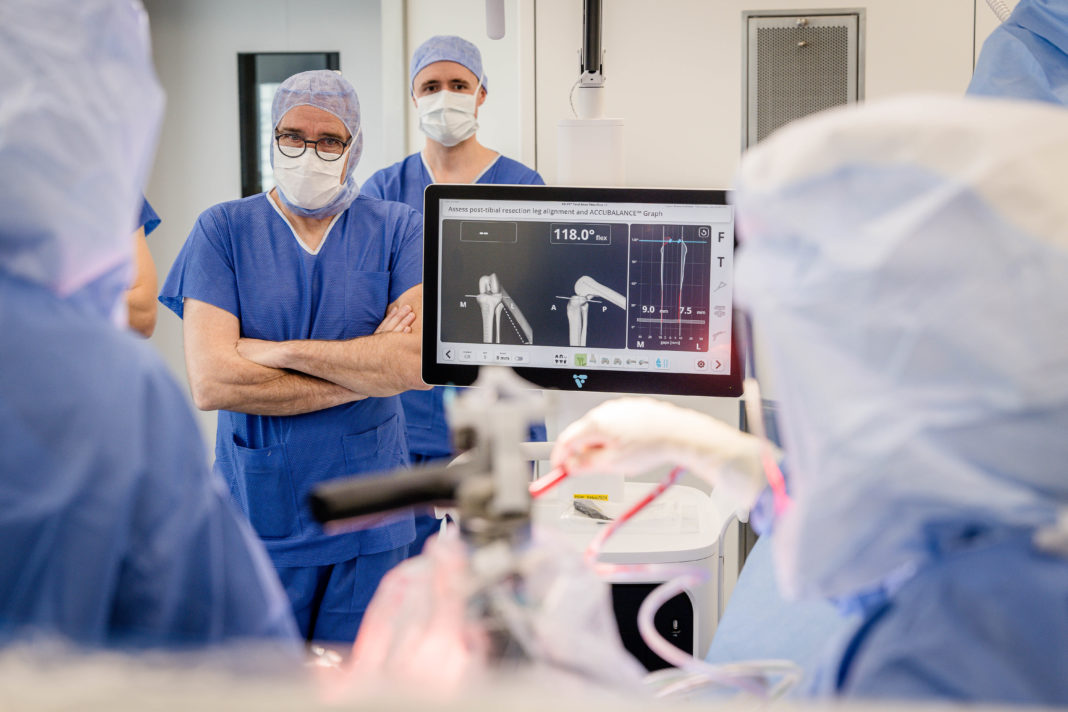 Velys, Knie-Totalprothese