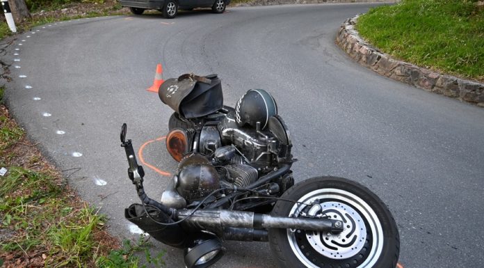Triesenberg:Streifkollision zwischen Motorrad mit PW