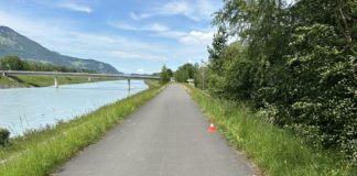 Rheindamm bei Ruggell.