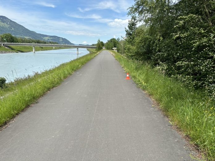 Rheindamm bei Ruggell.