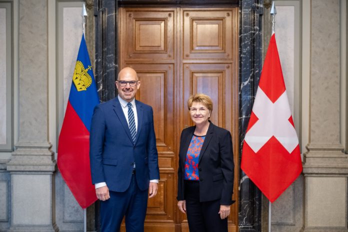Höflichkeitsbesuch Daniel Risch bei Viola Amherd