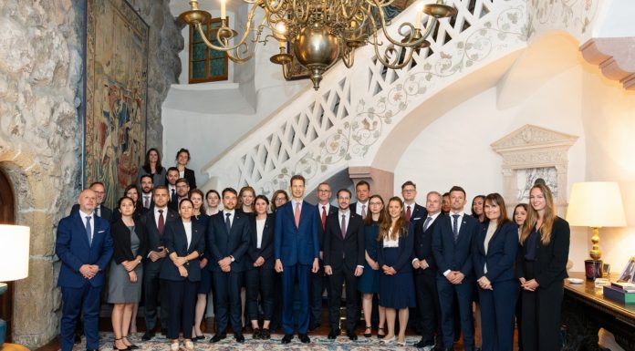 Schweizer Jungdiplomat:Innen zu Besuch in Liechtenstein