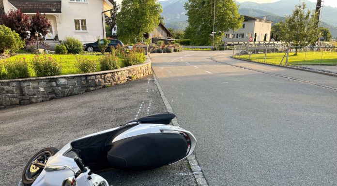 Montlingen: Selbstunfall von Motorradfahrer