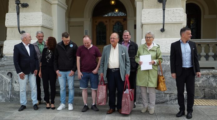 2743 – Unterschriften – „Wir sind überwältigt“