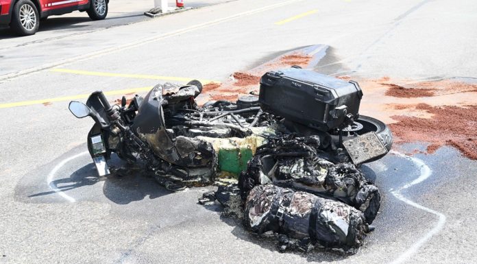 Bei Motorradunfall Fahrer schwer verletzt