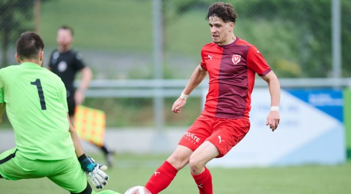 FC Vaduz II – FC Rorschach: Ein rassiges Spitzen-Spiel Rechts im Bild Fabio Luque-Natoro im Dress des FC Vaduz. Foto: M.Zanghellini, 30.9.2024