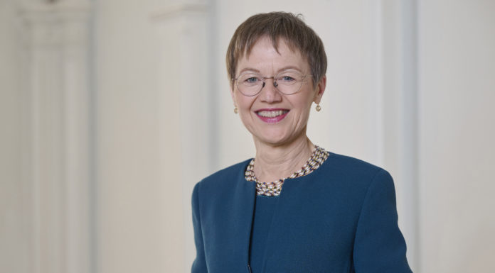 Kleine Anfragen an Regierungschefin Haas