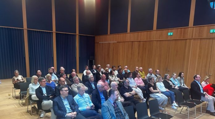 Parteivorstand genehmigt Koalitionsvertrag einstimmig