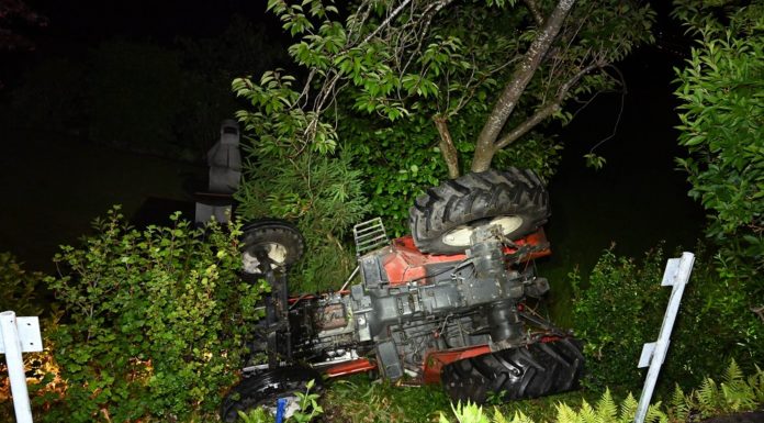 Selbstunfall mit Traktor – fahrunfähig unterwegs