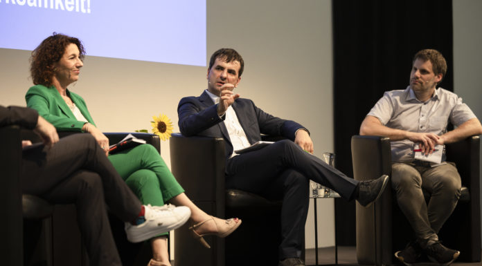 30 Jahre EWR-Mitgliedschaft: Uni lud zur Abendveranstaltung