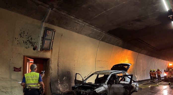 Autobrand in Rosenbergtunnel
