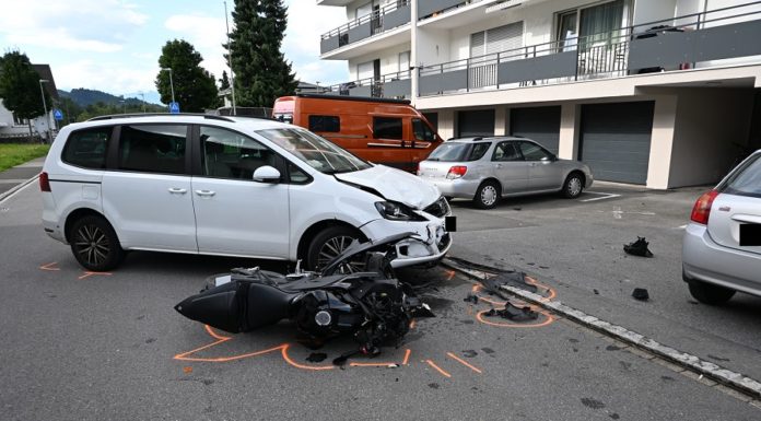 Motorradfahrerin in Balzers schwer verletzt