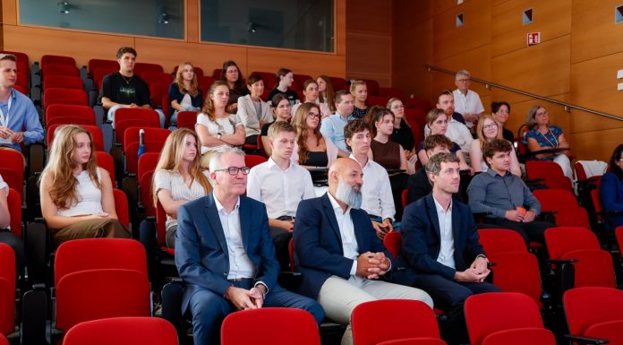 Wirtschaftswoche: Beitrag zur Bildung jungen Menschen