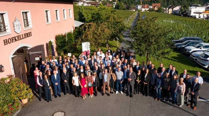 2815 Jahre Erfahrung: Die LGT ehrt 136 langjährige Mitarbeitende