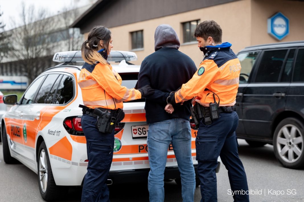 zwei Tatverdächtige festgenommen