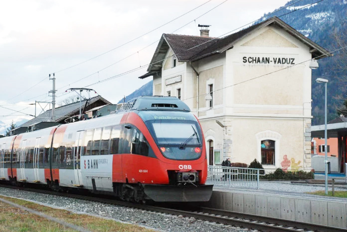 Zug in Schaan – Strecke Feldkirch-Buchs