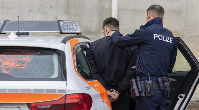 Frau nach Gewalttat festgenommen