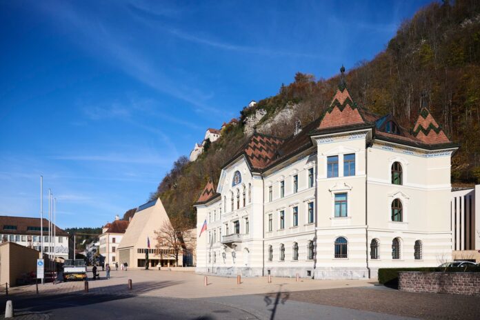 Regierungsgebäude u. LT-Gebäude, 2025.M.Z.