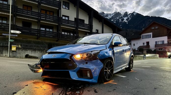 Triesen: Personenwagen kollidiert