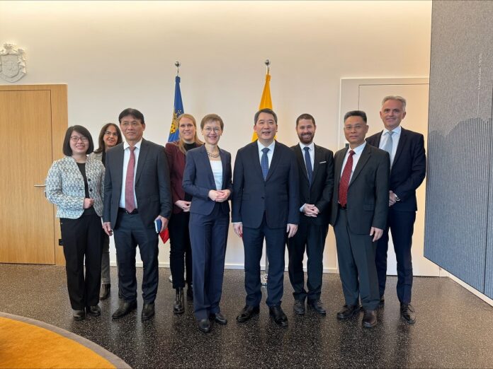 teilnehmenden-des-treffens