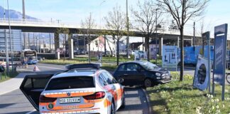 Fahrunfähig gegen Werbetafel geprallt