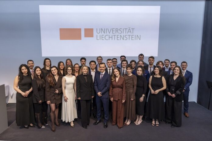 Diplomfeier Uni Liechtenstein