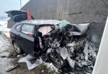 Mit Auto in Tunnelportal geprallt und lebensbedrohlich verletzt