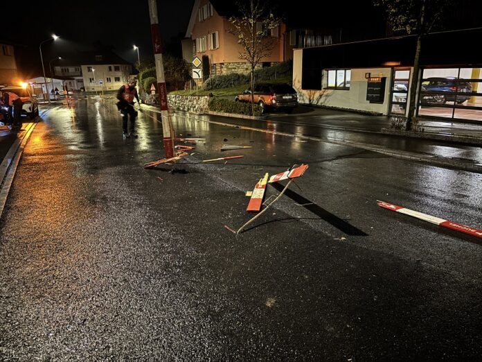 Selbstunfall_Baustellenabschrankung_Fallsgasse_Eschen (002)