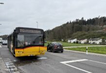 Kollision mit einem Postauto