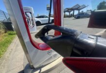 Errichtung von Aufladegeräten für Elektroautos