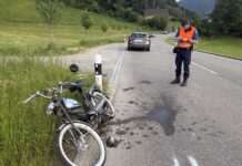 Mofa-Fahrer bei Autounfall schwer verletzt