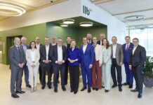 Regierungsbesuch im neuen LLB-Gebäude