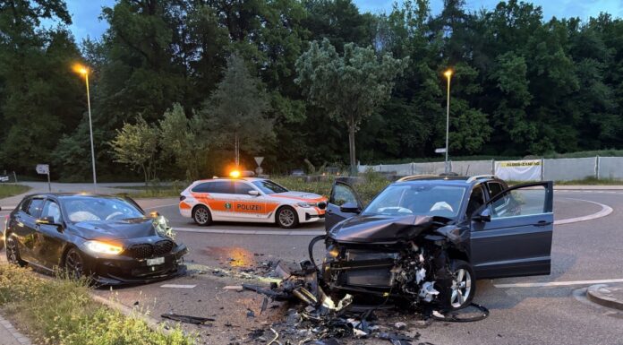 Wil SG: Frontalkollision zwischen zwei Autos