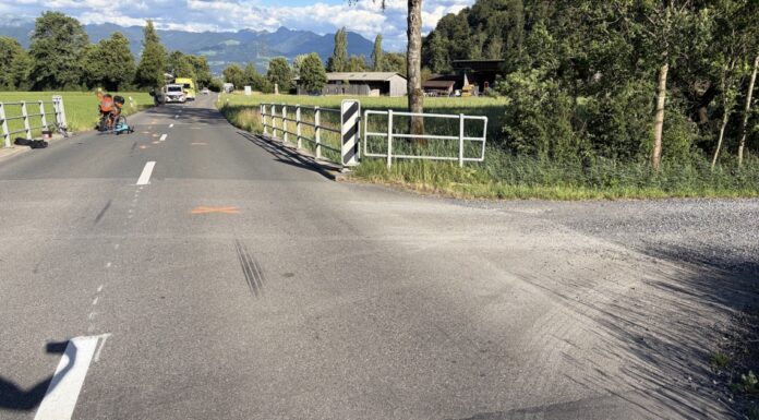 Altstätten: Unfall zwischen Velo und Motorrad