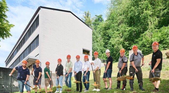 Spatenstich für Erweiterungsbau des Gampriner Vereinshauses