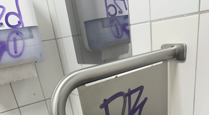 Sachbeschädigung durch Sprayereien in Mauren