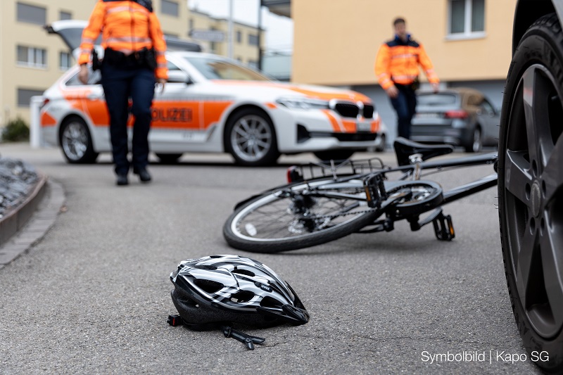 Unfall E-Bike, Fahrer schwer verletzt,Altstätten-Symbolbild