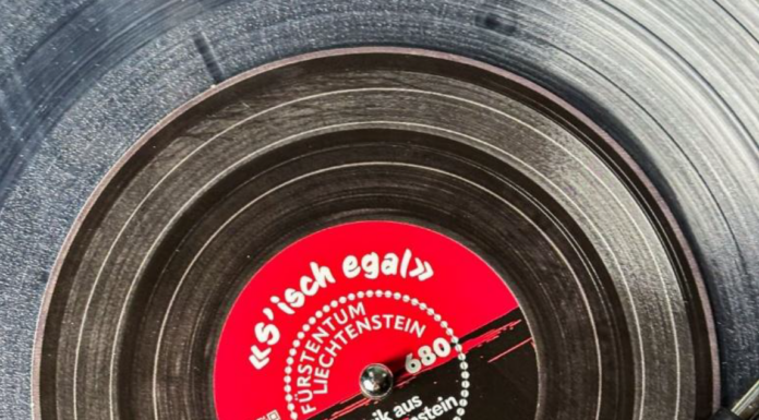 Eine Briefmarkenschallplatte macht Liechtensteiner Musikgeschichte hörbar