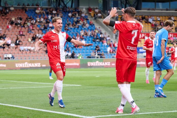 23.07.2026- Fussball UEFA Conference League, FC Vaduz - Atletic Club d'Escaldes. Mischa Eberhard FC Vaduz jubelt nach seinem Tor zum 2-0, Michael Zanghellini