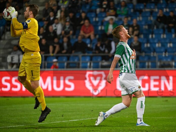 FC Vaduz- Rapid Wien, 18.8.2022, UEFA Conference League 1-1, Benni Büchel und Ferdy Druijf, Rapid