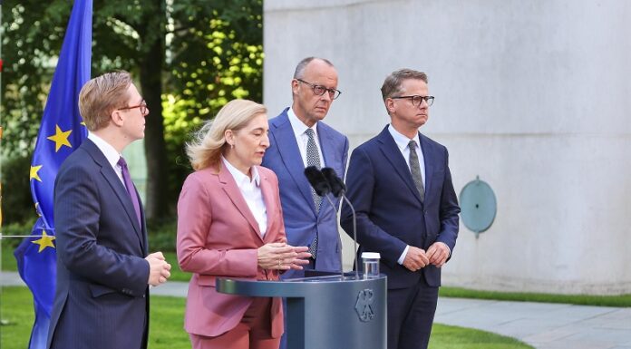 Kanzler Merz baut sein Kabinett um