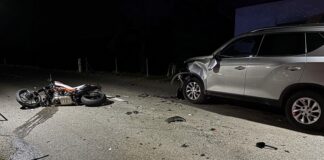Frontalkollision: Motorradfahrer schwer verletzt