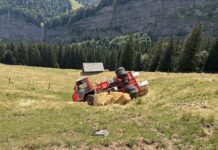 Aus Traktor geschleudert und schwerer verletzt