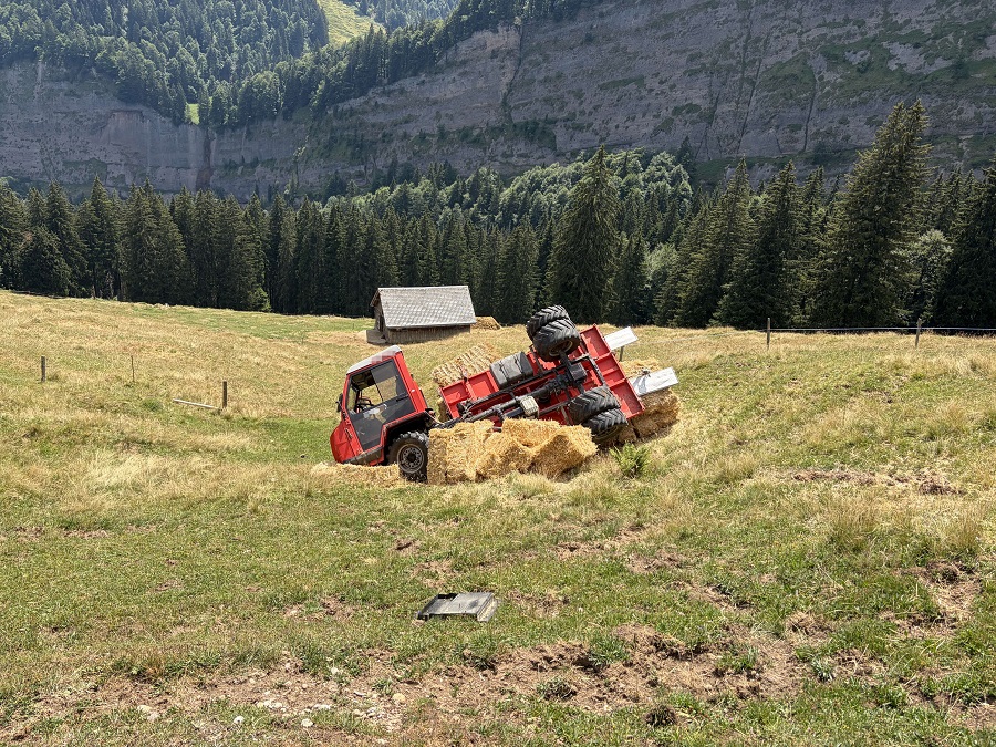 Schwerverketzter bei Traktorunglück in Ennetbühl